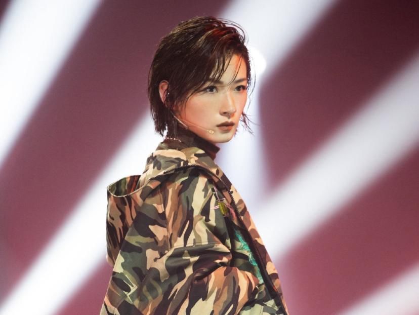  节目|《浪姐》成团名单曝光，万茜人气担当惹非议，阿朵出道实至名归