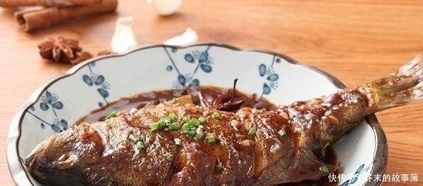 老外|老外到中国一年,第一次吃中国菜,菜一上桌后,他们的吃法亮了