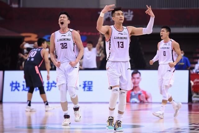  阵容|辽宁大帅突然变阵，弃用贺天举+激活3后卫阵容，杜锋输得莫名其妙