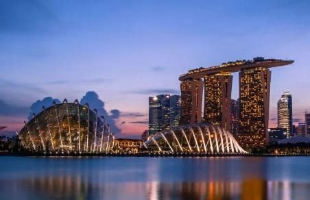  总人口|也是一个由华人撑起来的小国家，其中华人约132万，新加坡总人口达到177.5万