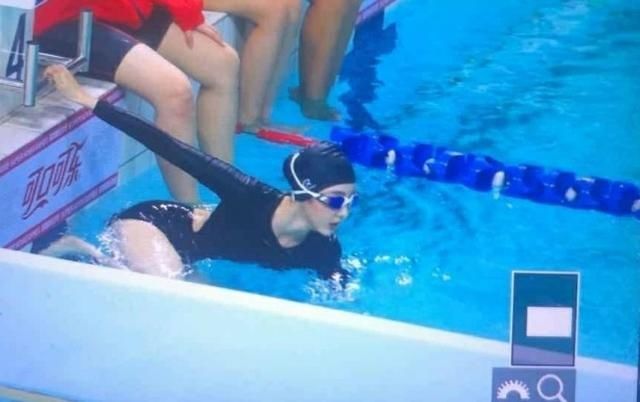  解锁|郑乃馨解锁新技能，游泳速度堪比国家队，粉丝：这美人鱼我粉定了