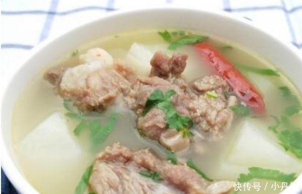 饭店|熬羊肉汤为什么总有膻味, 饭店大厨爆料: 记住这一招, 汤美味鲜!