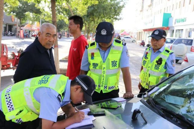 车骑乘人员|重拳出击！金塔县开展“一盔一带”交通安全专项整治行动