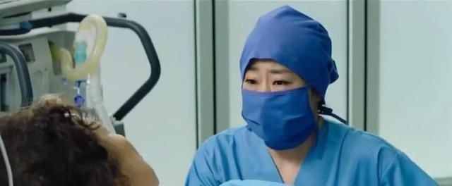  电影|罗美兰新片上映，双门洞豹子女士变身国会议员，遭神秘诅咒