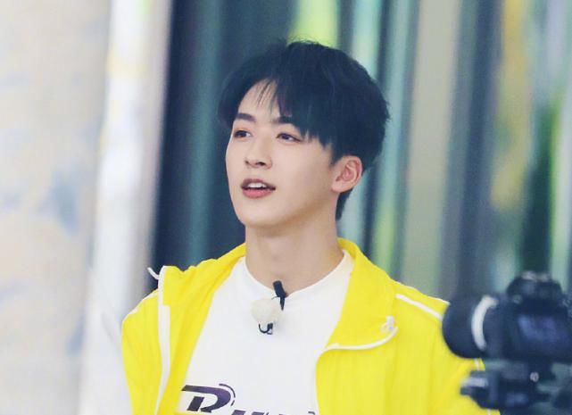  实力|《奔跑吧》路透，不仅有五位当红爱豆，更有实力男神，收视率稳了