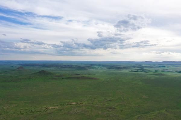  火山|乌兰察布：草原上的火山群