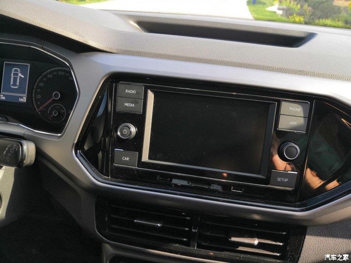  配置都|什么红的黄的紫的黑的，都不如我的白色途铠最亮眼！