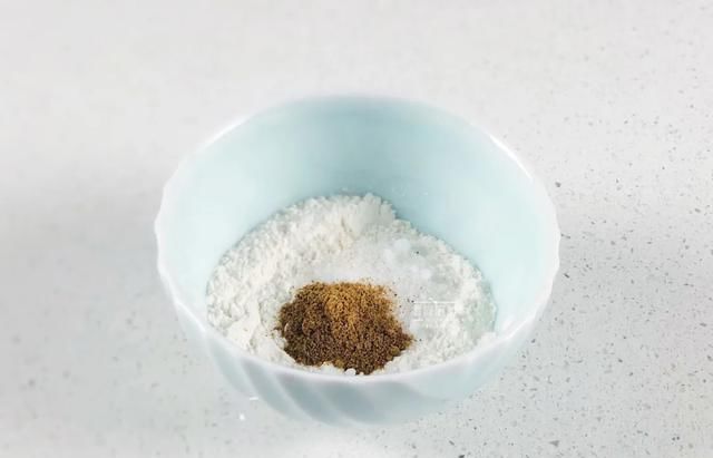  植物油|几个土豆，一碗面粉，成本不到5元，轻松搞定比肉夹馍还好吃