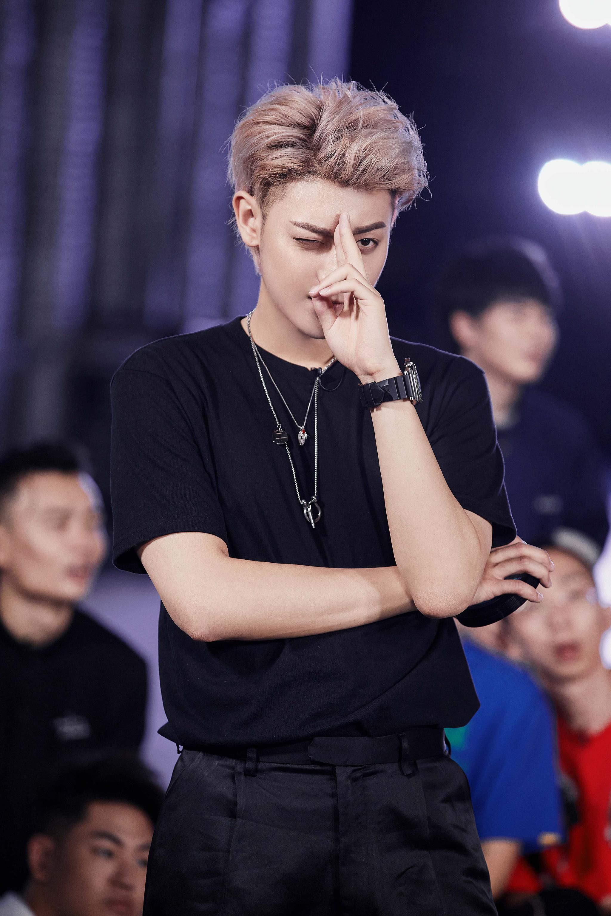 节目|黄子韬《说唱新世代》公正坦率主理人露老板暖心瞬间