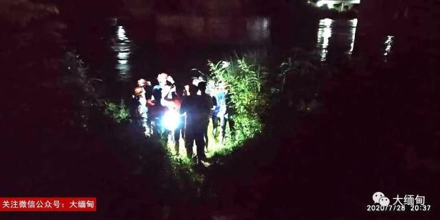  投江|缅北昔卜大桥上一名妇女投江，桥上留下行李和鞋子