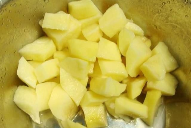  好吃|两道蒸菜“粉蒸排骨”，“香菇蒸滑鸡”，这样做好吃又美味