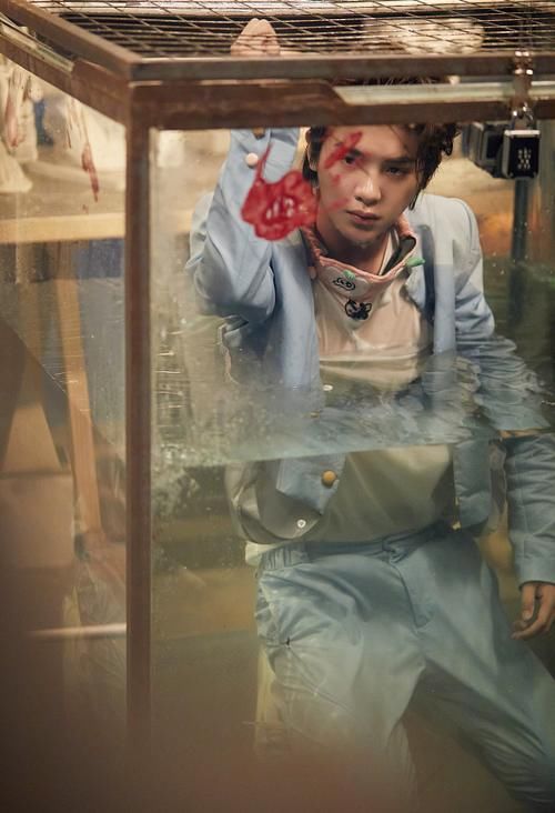  密室|密逃最后一个密室玩太大，黄明昊被困水箱两小时，粉丝集体揪心