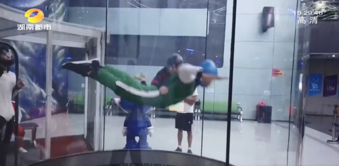 倾力|梅溪湖凭什么？全网都在好奇这个“网红打卡地”：长沙城市“超级中轴”，囊括“世界最大”、多个世界知名设计师倾力制作…好飒！