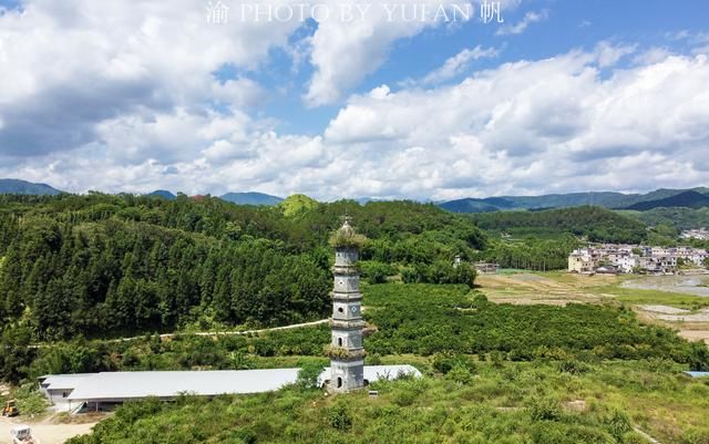  保护|广东韶关大山里发现一座清代古塔，塔上长满青草，亟待保护