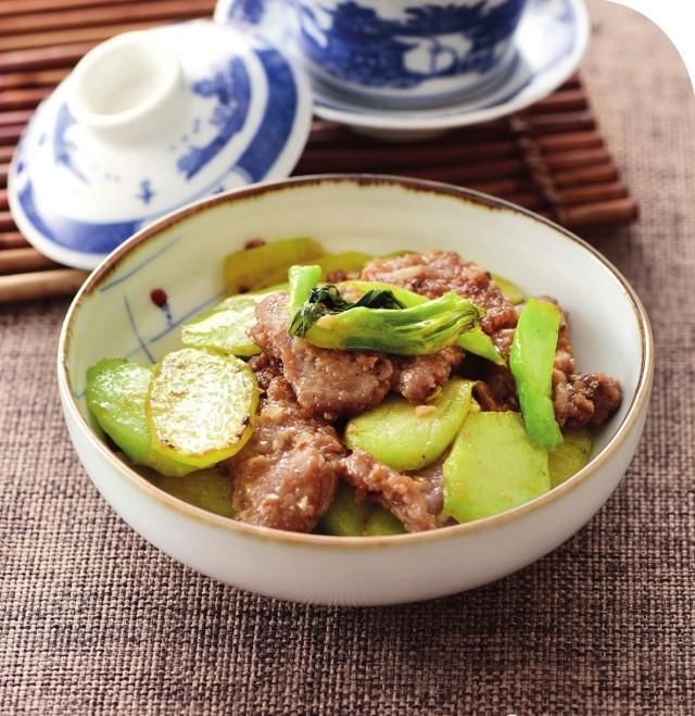 牛肉|教你一个炒牛肉的经典搭配,牛肉又嫩又滑,大人小孩都爱吃