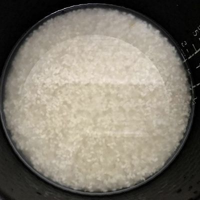 玉米|玉米豌豆腊肠糯米饭