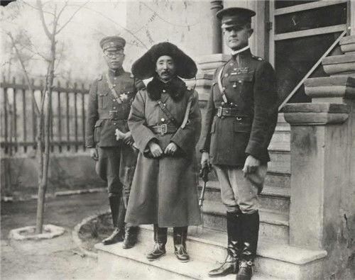  乘火车|张作霖乘火车离京前，曾3次更改行程，但仍被炸死，是谁泄的密？