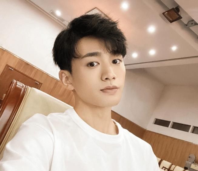 接班人|《快本》接班人选拔,易大千让人意外,全新阵容谁能笑到最后