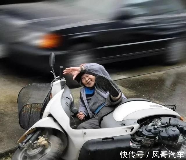 网红|这位奶奶大器晚成,72岁学摄影,89岁办影展,想退休可实力不允许