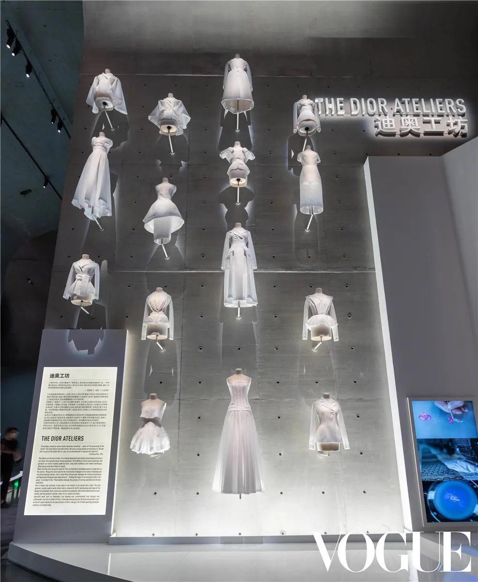  裙子|全世界最美的裙子，都藏在这个展览里