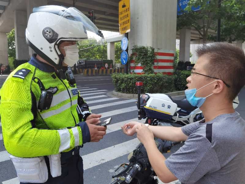 平稳|刚出梅、又入伏，他们坚守岗位，为城市平稳运行默默奉献