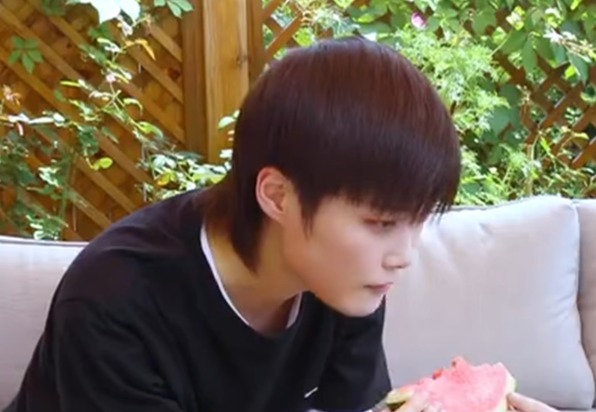 却说|李宇春遭质疑,学员纷纷退赛,她却说“不当导师,因为尊重”