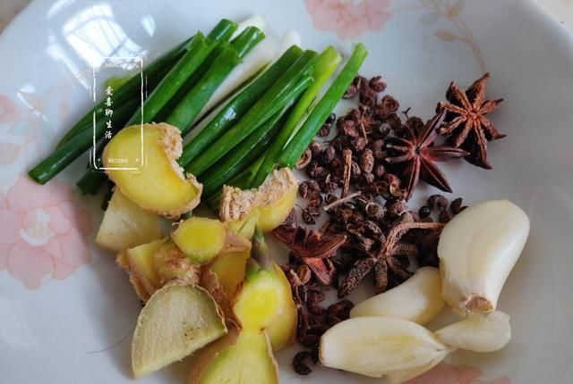  可口|大虾水煮就错了，鲜味跑了，老渔民是这样吃的，鲜美可口不柴不腥