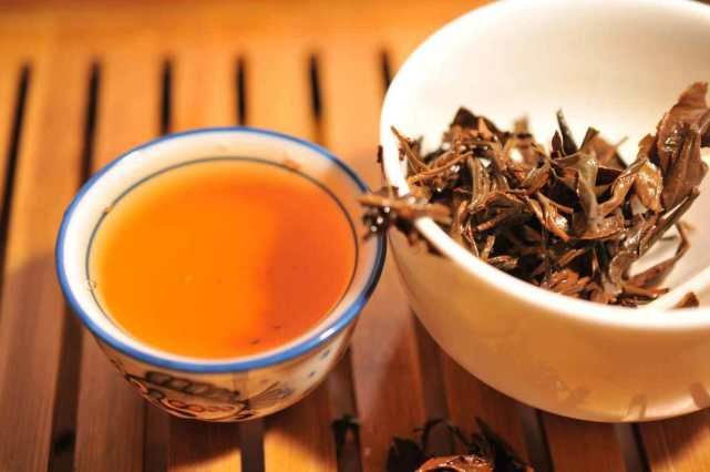  真相|喝绿茶还是红茶？哪种茶对血管健康最好？营养师告诉你真相