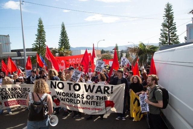 外媒：澳大利亚数千人集会，抗议一港口被作为核潜艇基地“首选地”