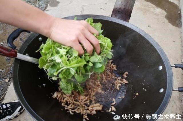 做法|秋天要多吃面条，教你个懒人做法，一锅两个人吃的精光，太香了