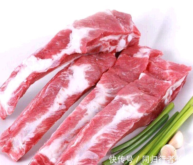 炖排骨|炖排骨,下锅还是出锅前放盐?这1步做错,排骨又老又柴,不入味