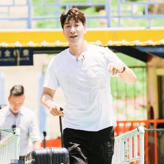  大厨|《中餐厅》34度，赵丽颖穿秋装，黄晓明脱妆，林大厨被张大厨怼