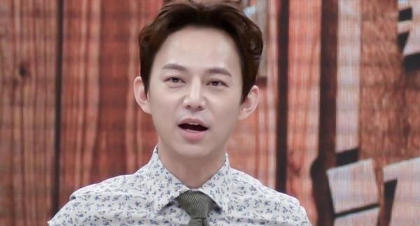  何炅|别把伤害当成幽默！刚上台就diss何炅个子低，何炅你不退赛啊