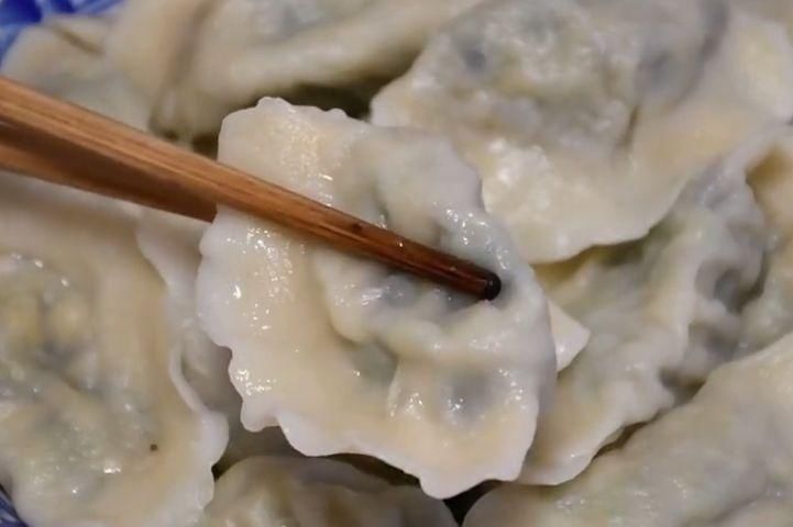 缓解|用此菜包饺子，清肝降压，缓解便秘，8元做了一大锅，比肉饺子香