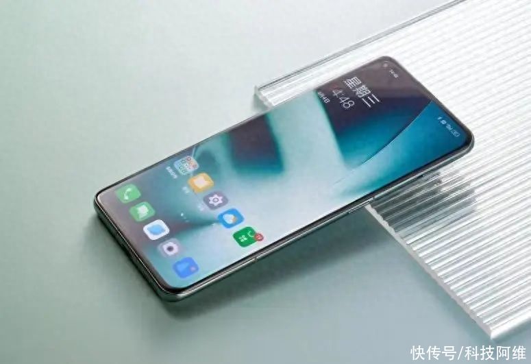 一加11跌至新低，16GB+512GB+骁龙8Gen2，比小米更具“性价比”