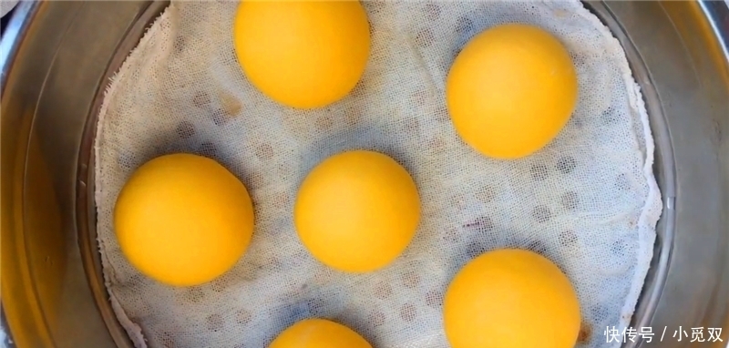  馒头|南瓜不要做南瓜饼了, 教你此种做法, 做出来个个按下去能回弹