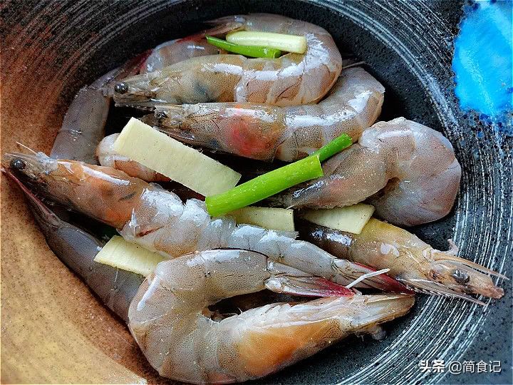 外焦里嫩|秋后,大虾这样做才解馋!外焦里嫩,连虾壳都要吃掉,贵点也值了