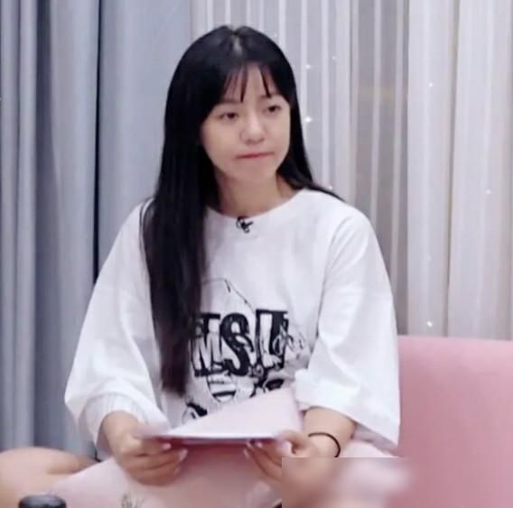  服装|《乘风破浪》二公服装太丑了，姐姐们是怎么同意穿上这些衣服的？