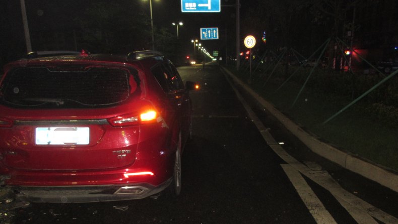  临时|珠海男子路边临时停车6秒，被后车飞撞摊上一条人命！赔了45万……