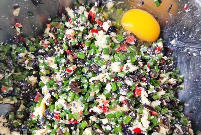  芹菜|这菜用来包饺子特鲜香，比芹菜鲜嫩，比茴香更香，再不吃就等明年