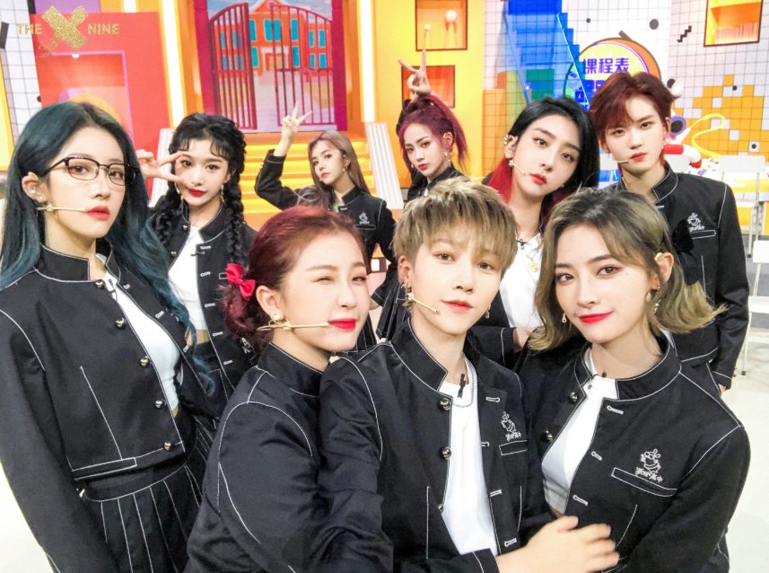  激动|安崎何炅花式比心，虞书欣被嫌弃，谢可寅却在忽悠许佳琪