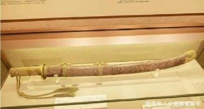 专家|老头带着祖传宝刀去鉴定,专家看到刀上四个字,忙问您的父亲是?