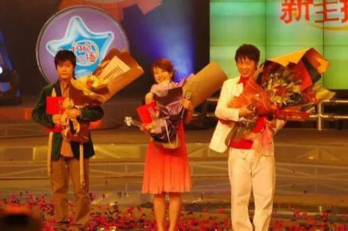  激烈|《快本》主持团纳新竞争激烈，空降女主持被群嘲，杨幂亲自上阵