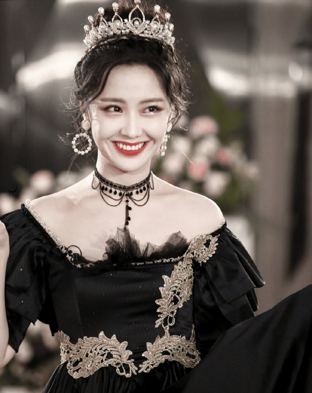 炙我|《炙我》选陈卓璇做主持人, 而非有经验的王艺瑾, 疑要推她做队长