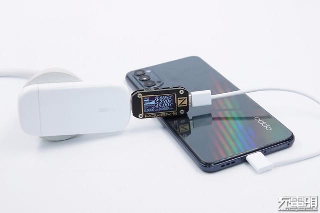  功率为8|小饼干能给什么设备用？OPPO 50W 超闪饼干充电器兼容性评测