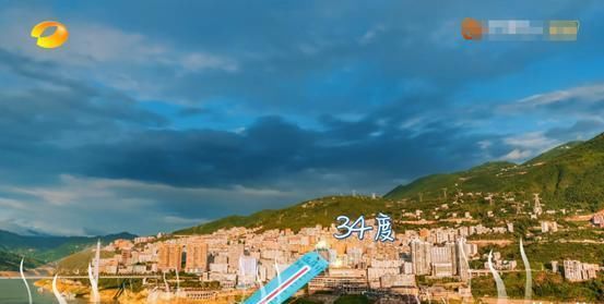  毛衣|《中餐厅4》赵丽颖34℃穿毛衣，黄晓明累到脱妆水肿，两大厨相争