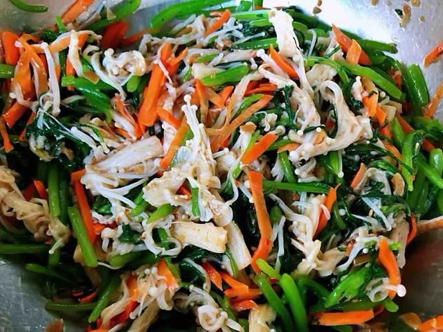  胡萝卜|夏季，宁可少吃猪肉，也要多吃这菜，营养又美味，全家人都爱吃