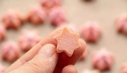  要用翻拌|教你做粉红色的溶豆，半个火龙果加奶粉，一出锅就被圈粉了