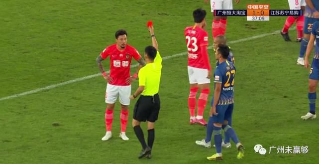 卡纳瓦罗|10年6张红牌!恒大防线隐藏着一枚炸弹,他31岁了还是这暴脾气