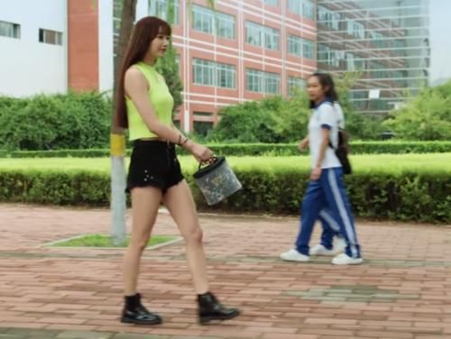  后孔|THE9成团后孔雪儿率先接戏，看“校花”造型，雪儿演叛逆少女吗